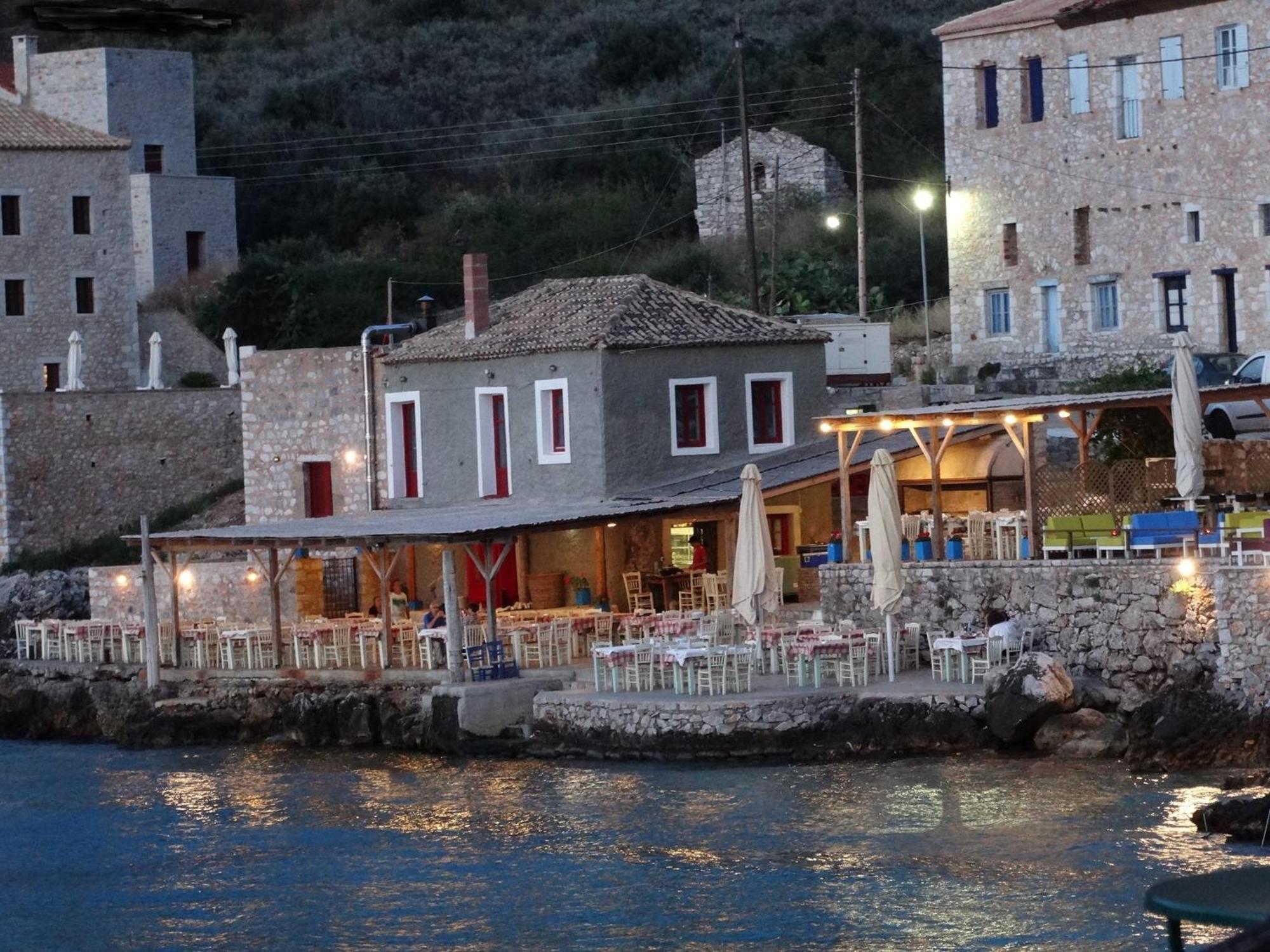 Messinian Blue Seaside Villa Kalamata Exterior foto